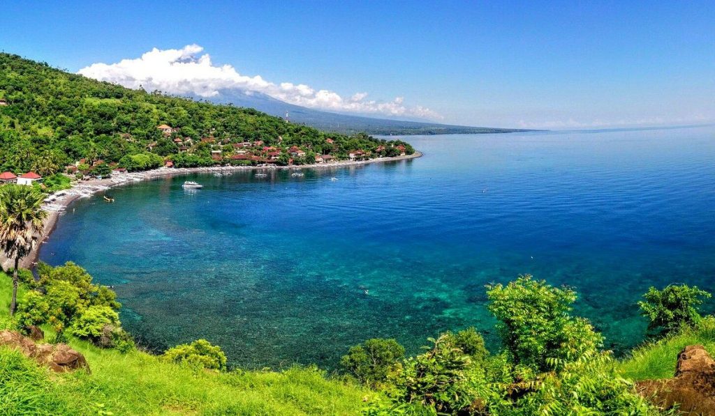 Amed : rencontre avec les tortues et les epaves