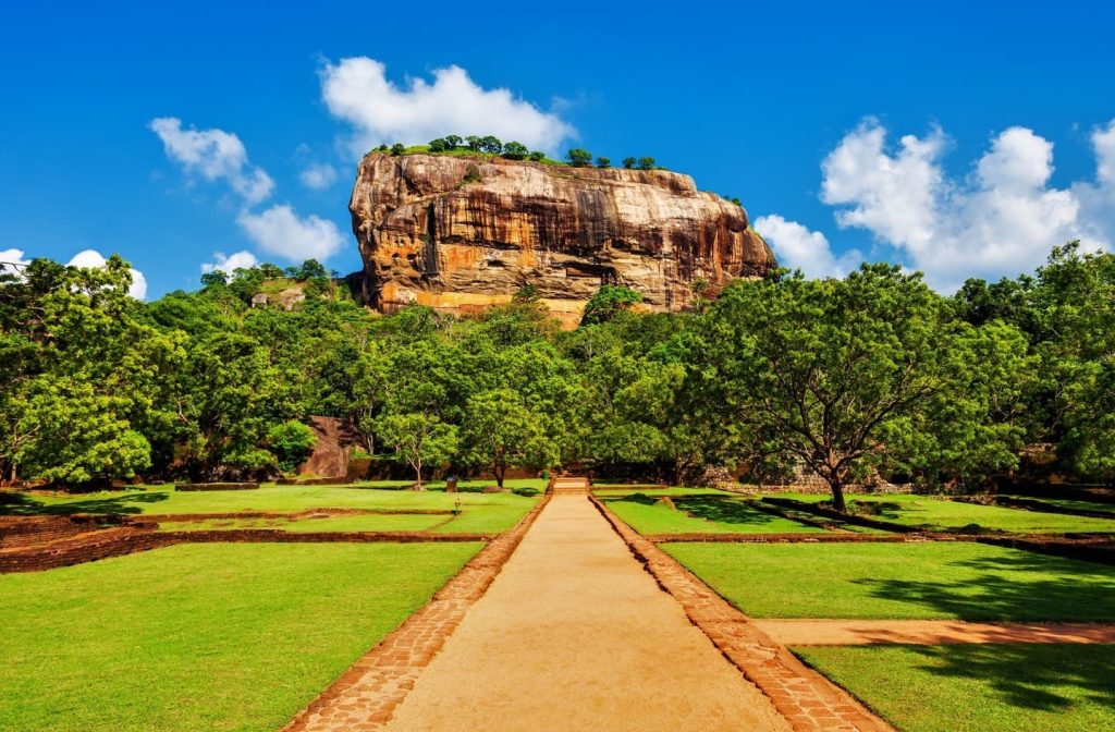 Sigiriya, verdoyante, historique et culturelle avec le Rocher du Lion, Polonnaruwa, Dambula